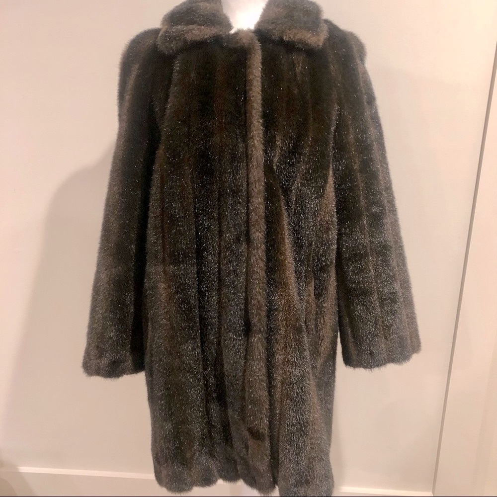 NWOT: FAUX FUR coat in rich mahogany color-FABULOUS DEAL• Gift idea 🎁